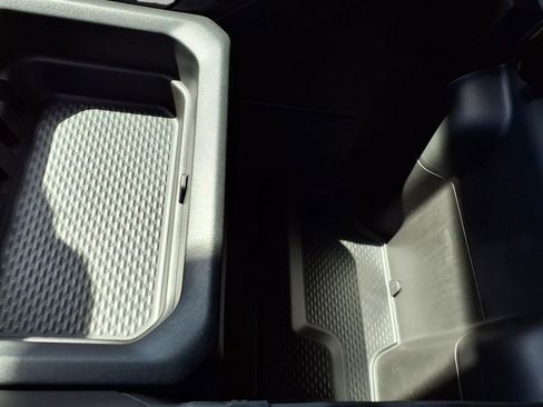 New 2026 RAM 2500 Laramie AWD/4WD image 12
