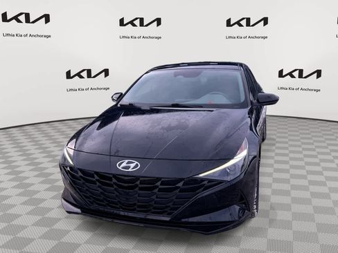Used 2023 Hyundai Elantra Blue image 1