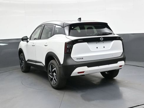 New 2026 Nissan Kicks SV w/ SV Premium Package FWD image 5