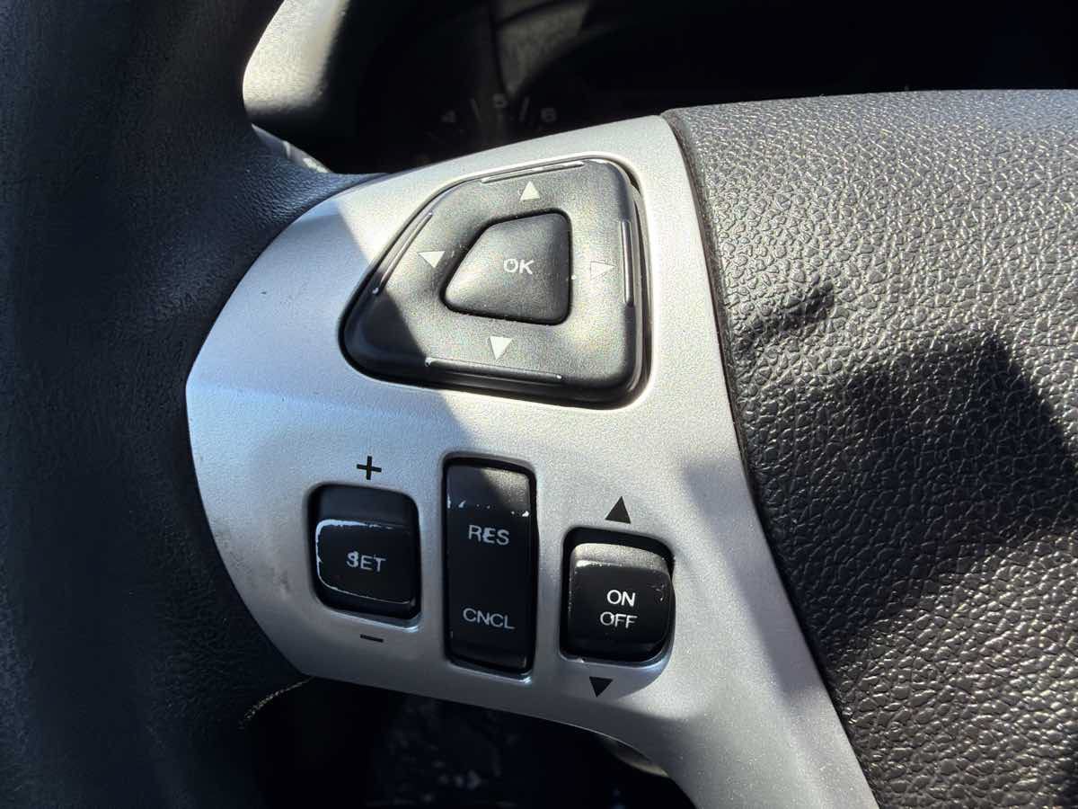 Used 2013 Ford Edge SE FWD image 38