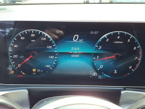Used 2021 Mercedes-Benz GLB 250 4MATIC image 6