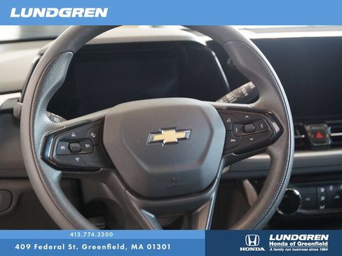 Used 2025 Chevrolet TrailBlazer LT AWD/4WD image 17