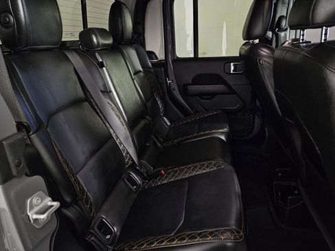 Used 2022 Jeep Gladiator Overland AWD/4WD image 29