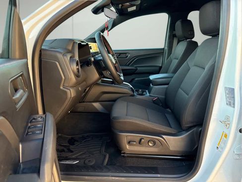 Used 2025 Chevrolet Colorado W/T w/ WT Convenience Package II image 10