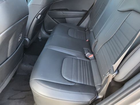 Used 2025 Kia Sportage SX Prestige image 17