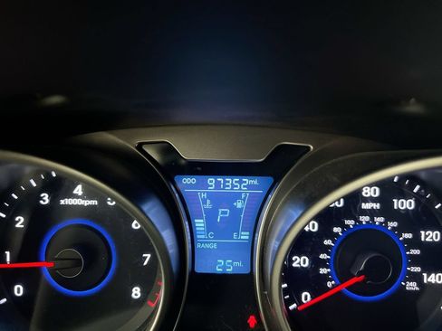 Used 2016 Hyundai Veloster w/ Option Group 02 FWD image 13