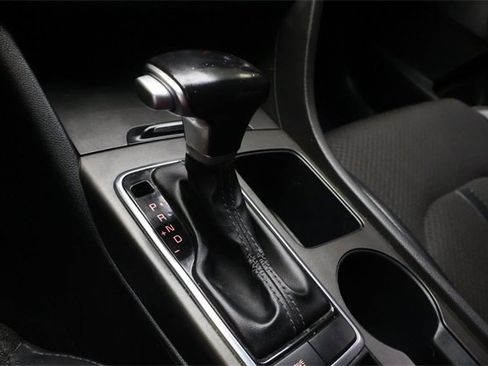 Used 2018 Kia Optima S w/ 18" Alloy Wheels Package image 35