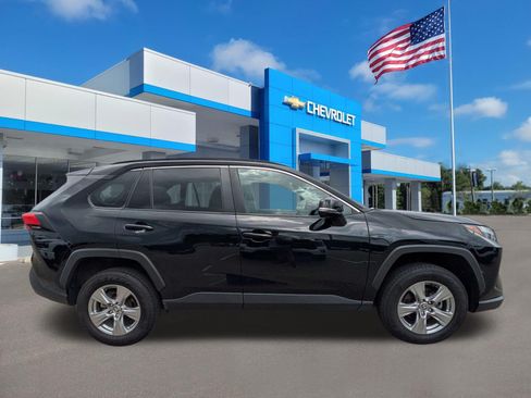 Used 2024 Toyota RAV4 XLE FWD image 2