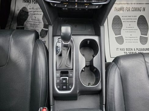 Used 2020 Hyundai Santa Fe Limited image 13