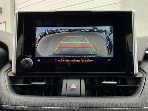 Used 2025 Toyota RAV4 XLE image 32