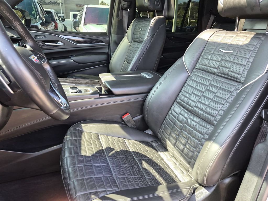 Certified 2023 Cadillac Escalade V AWD/4WD image 12