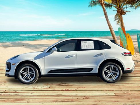 Used 2024 Porsche Macan image 3