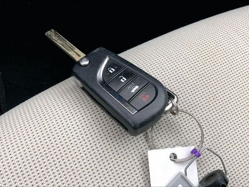 Used 2022 Toyota Corolla LE FWD image 14