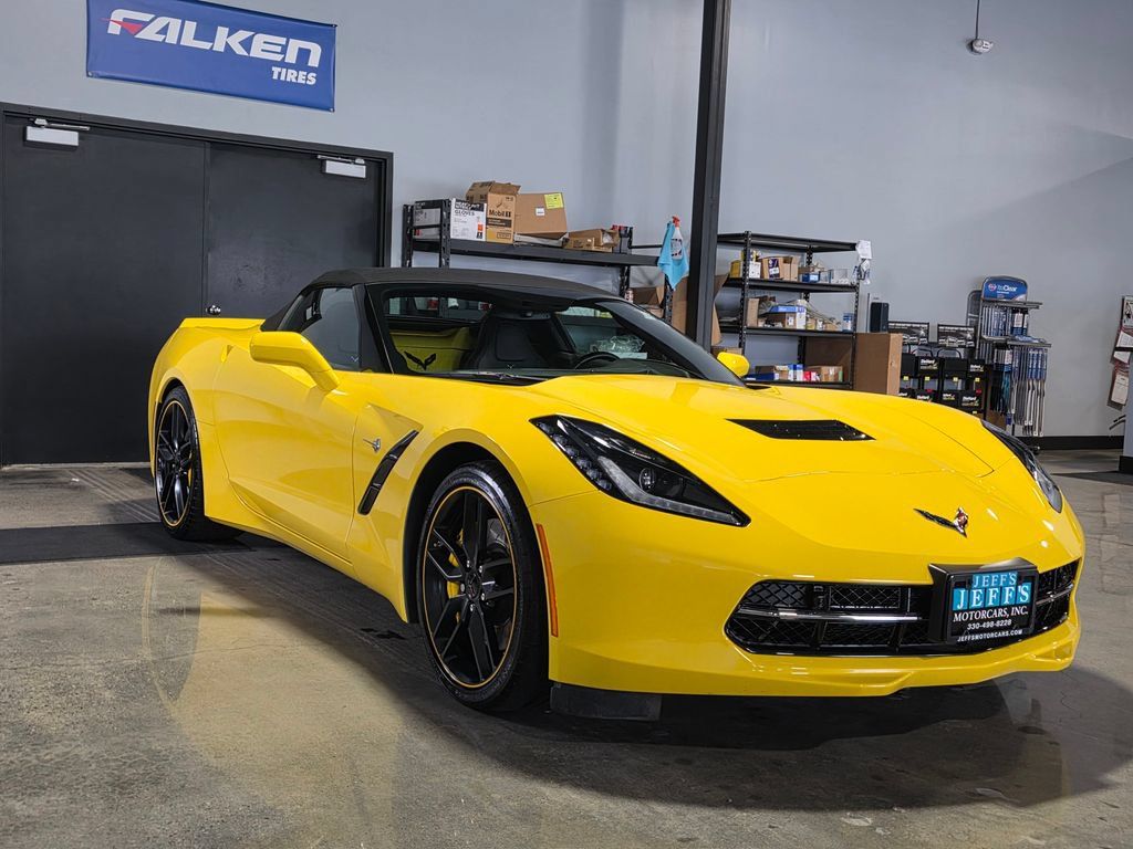Used 2019 Chevrolet Corvette Stingray Convertible Z51 2LT RWD image 3