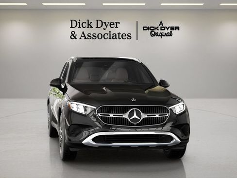 Used 2026 Mercedes-Benz GLC 300 image 3