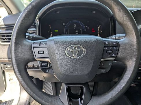 Used 2025 Toyota Camry LE FWD image 16