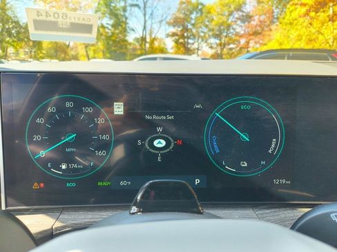 Used 2024 Hyundai Santa Fe Calligraphy image 12