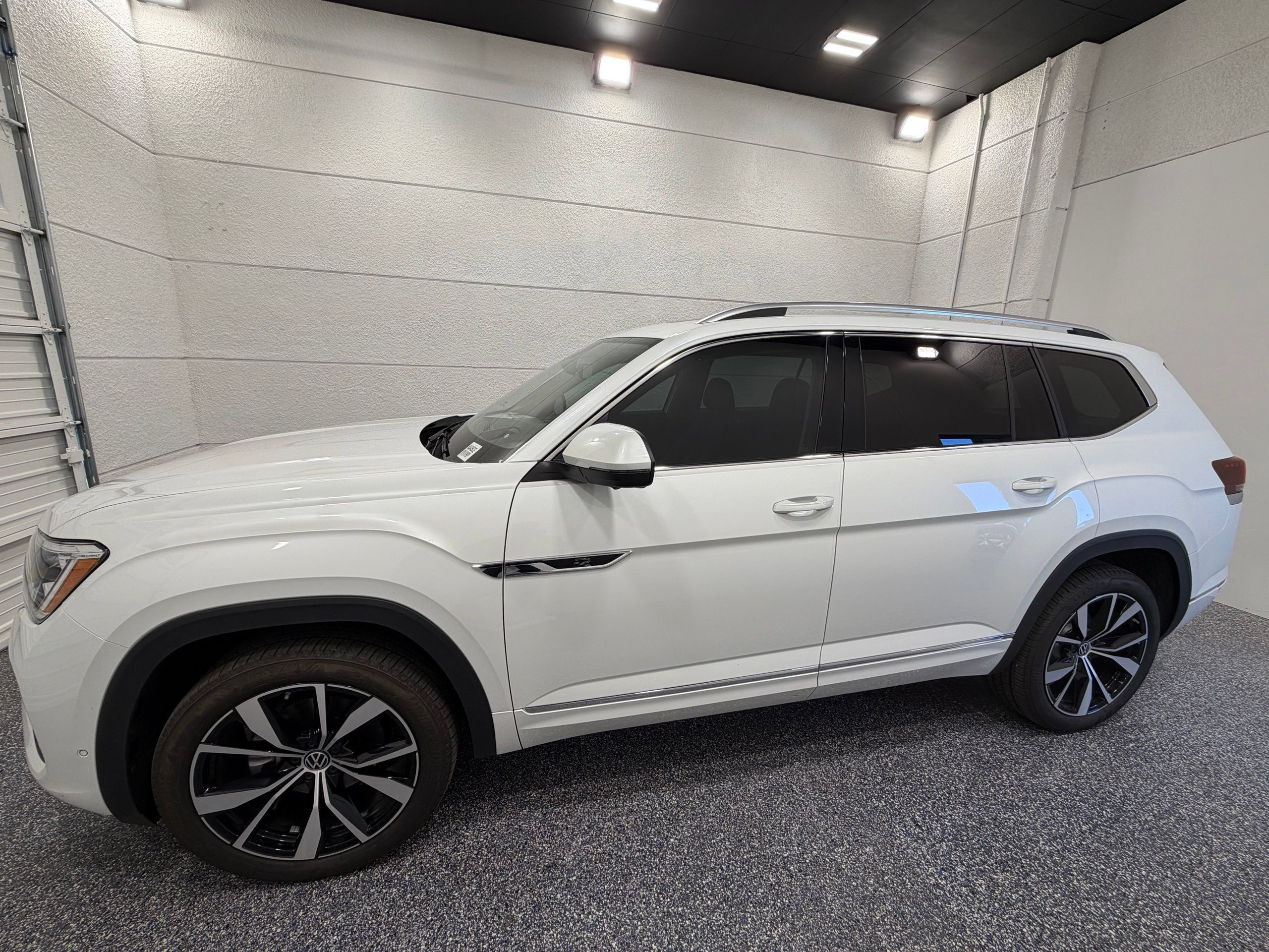 New 2025 Volkswagen Atlas SEL Premium R-Line AWD/4WD image 2
