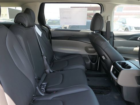 New 2026 Kia Carnival LXS FWD image 18