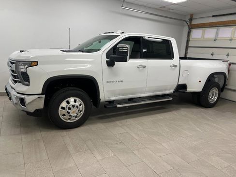 New 2026 Chevrolet Silverado 3500 LTZ w/ LTZ Plus Package AWD/4WD image 2