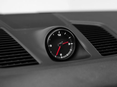 Certified 2019 Porsche Cayenne S image 34