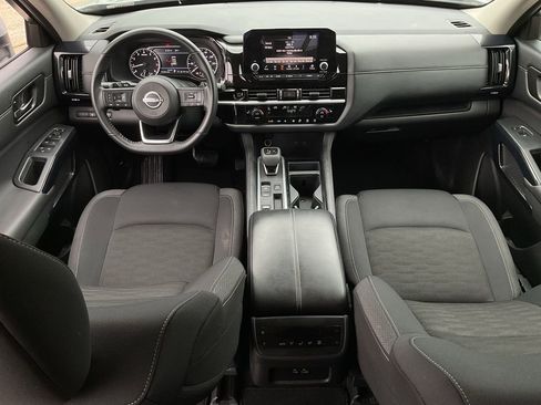 Used 2025 Nissan Pathfinder SV FWD image 19