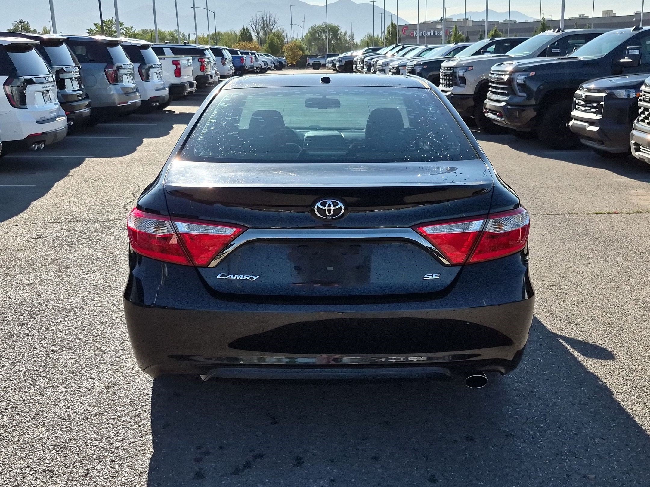 Used 2015 Toyota Camry SE w/ Moonroof Package FWD image 4
