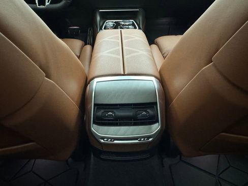 Used 2024 BMW 760i xDrive 760i xDrive w/ Executive Package image 33