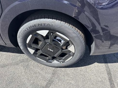 New 2026 Kia Carnival EX FWD image 5