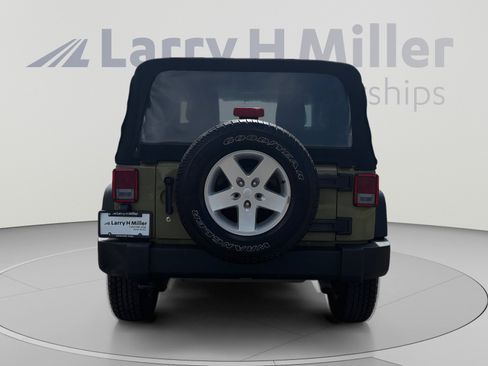 Used 2013 Jeep Wrangler Sport AWD/4WD image 4