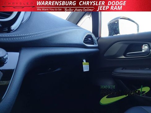 New 2026 Chrysler Pacifica Select image 23