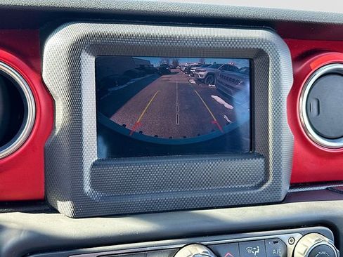 Used 2018 Jeep Wrangler Unlimited Rubicon image 15