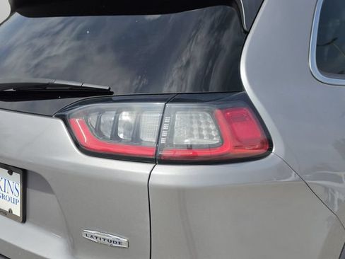 Certified 2019 Jeep Cherokee Latitude w/ Popular Appearance Group FWD image 35