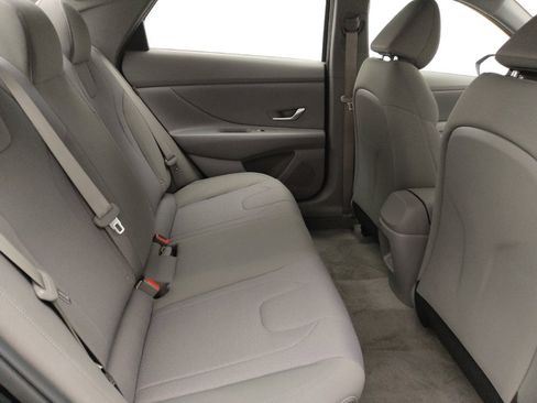 Used 2024 Hyundai Elantra SE image 19