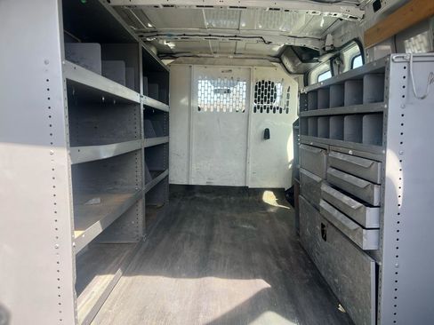 Used 2015 Ford Transit 250 130 Low Roof w/ Exterior Upgrade Package image 9