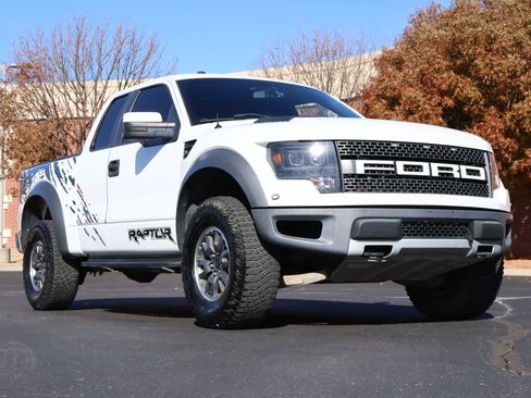 Used 2010 Ford F150 Raptor image 1