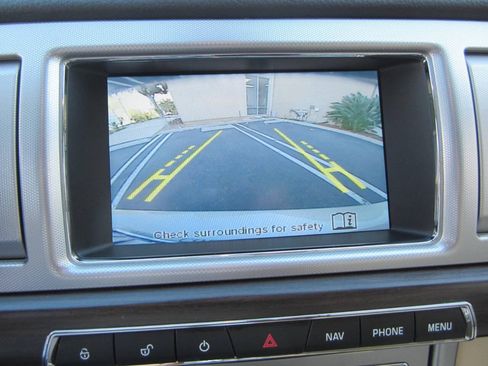 Used 2013 Jaguar XF RWD image 29