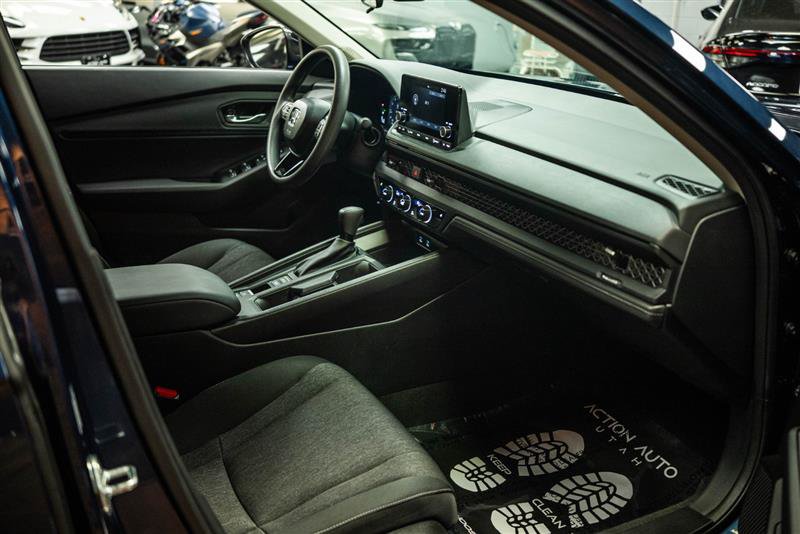Used 2025 Honda Accord SE image 13
