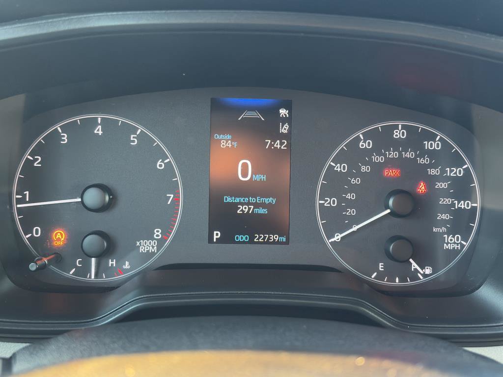 Used 2023 Toyota Corolla Cross LE AWD/4WD image 9