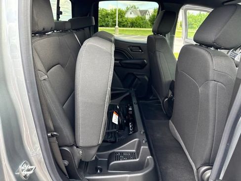 Used 2026 Chevrolet Colorado W/T RWD image 32