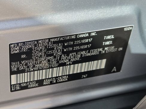 Used 2025 Toyota RAV4 XLE FWD image 32