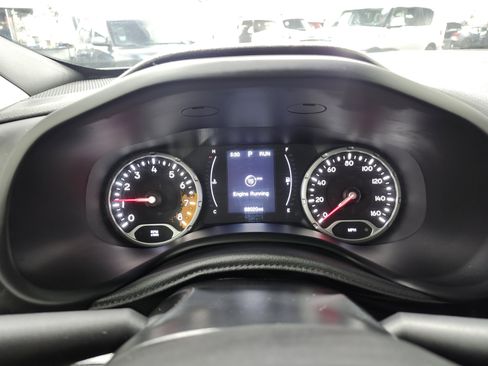 Used 2018 Jeep Renegade Latitude image 23