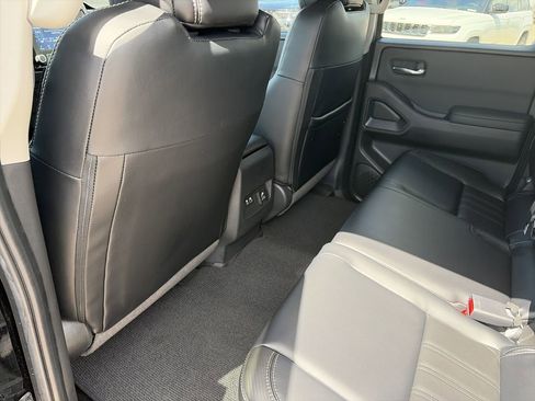 Used 2024 Nissan Frontier SL w/ Technology Package RWD image 30