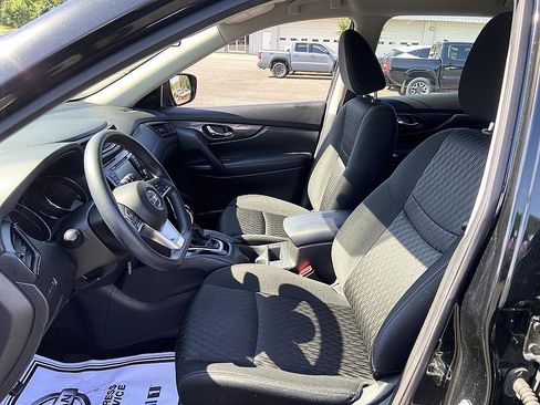 Used 2018 Nissan Rogue S FWD image 11