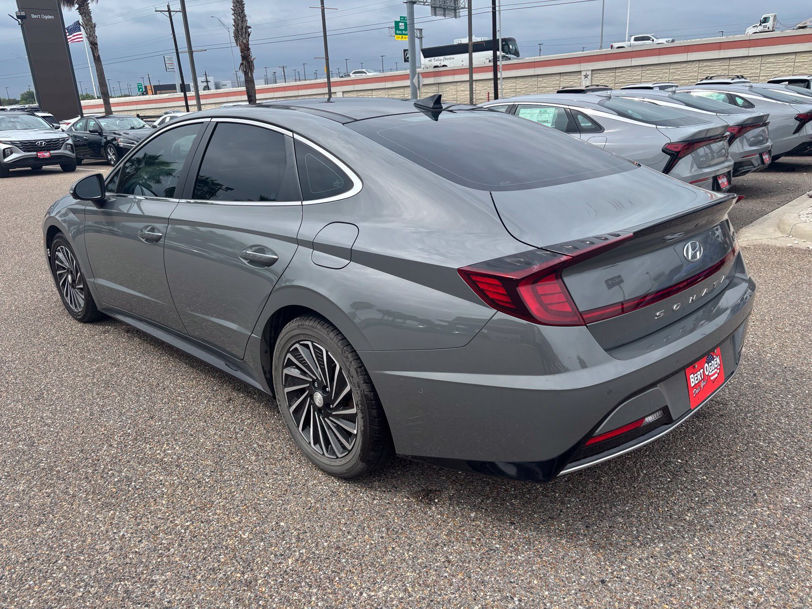 Used 2023 Hyundai Sonata Limited FWD image 4
