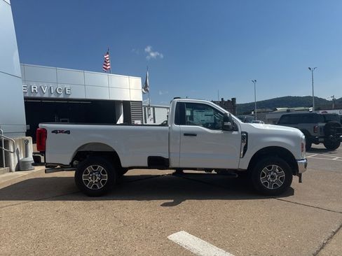 New 2025 Ford F350 XLT image 8