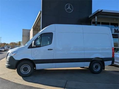 Used 2025 Mercedes-Benz Sprinter 2500 image 5