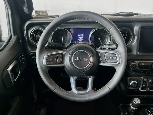 Used 2023 Jeep Wrangler Unlimited Sahara AWD/4WD image 18