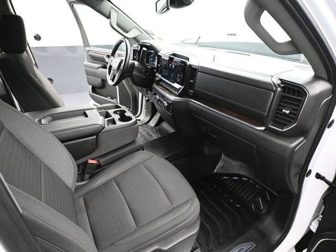 Used 2024 GMC Sierra 3500 SLE w/ SLE Convenience Package image 48