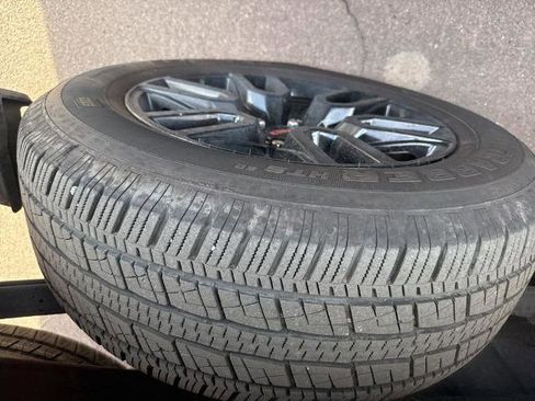 Used 2025 GMC Sierra 1500 Elevation image 8